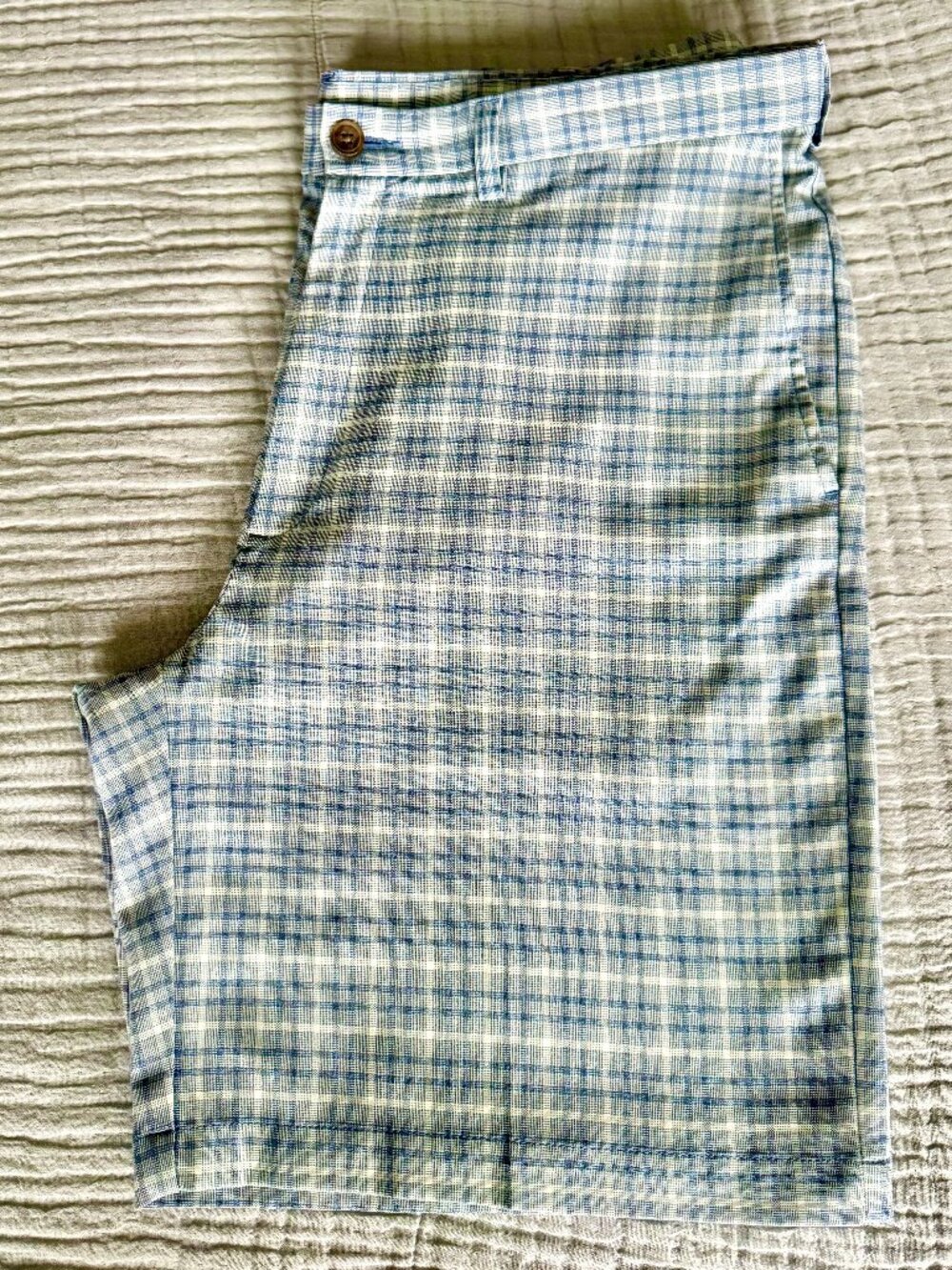 Haggar Men’s Cool 18 Classic Fit Expandable Waist Shorts – Size 40